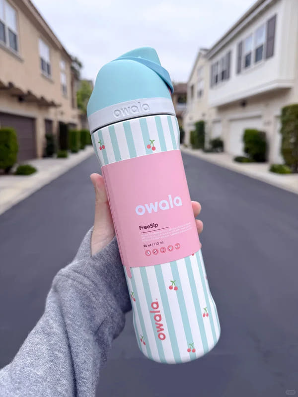 Owala Insulated Stainless Steel Water Bottle with Straw, BPA-Free Sports Water Bottle, Great for Travel, 24Oz/32 Oz,